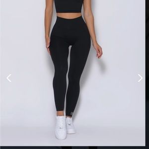 NEW 🌟 Bombshell uplift black leggings